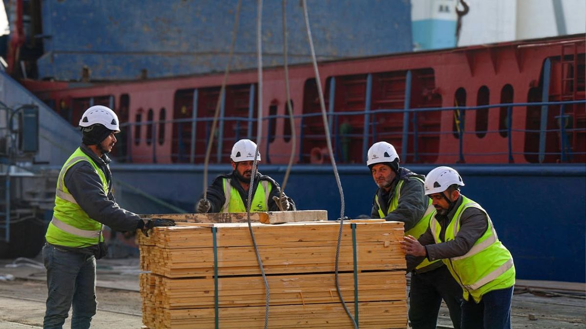 قرار جمركي يفرض غرامة ثلاثة أضعاف الرسم على البضائع التالفة