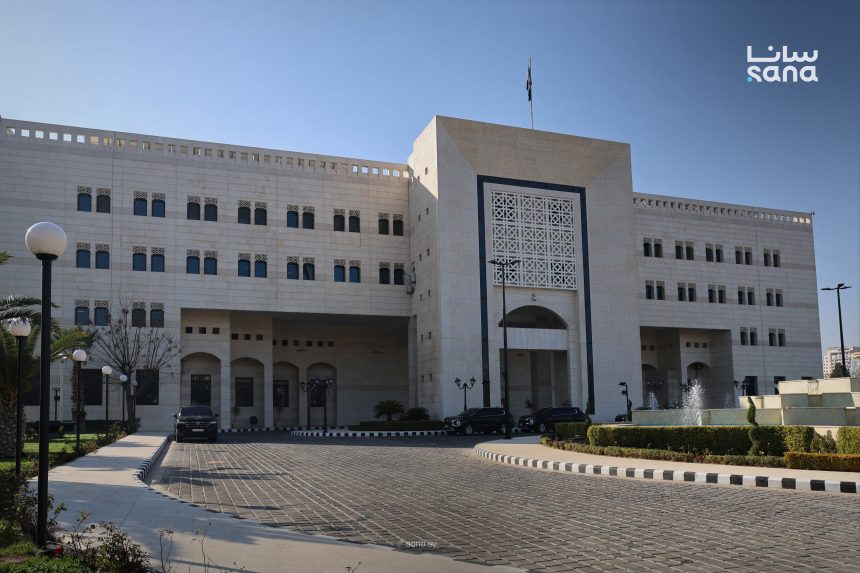 قرار بترشيد الإنفاق مع استثناء الرواتب والخدمات الأساسية في سوريا