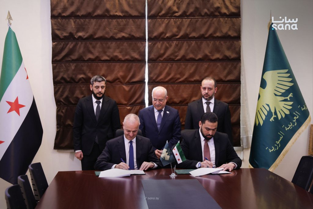 مذكرة تفاهم لربط مرفأ اللاذقية بالمرافئ الجافة عبر السكك الحديدية